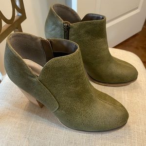 MICHAEL ANTONIO booties - Size 7.5